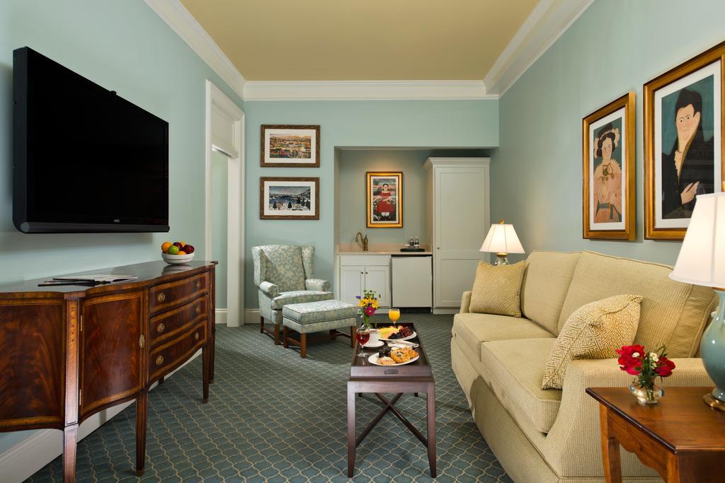 The Otesaga Resort Hotel Cooperstown Exterior foto